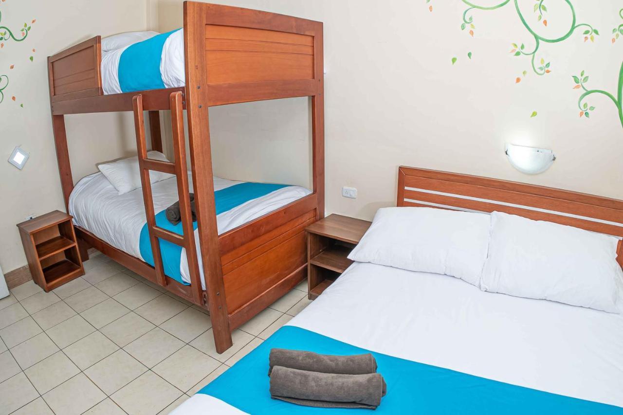 Hotel Tungurahua Баньйос Екстер'єр фото