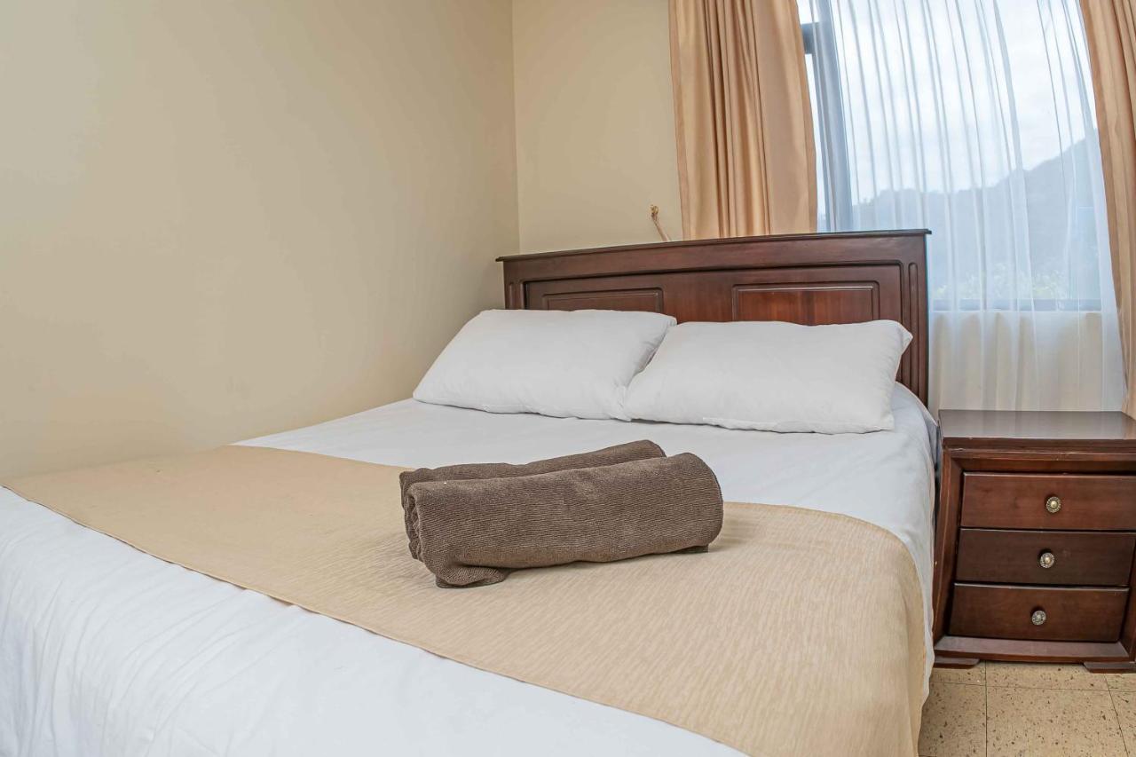Hotel Tungurahua Баньйос Екстер'єр фото