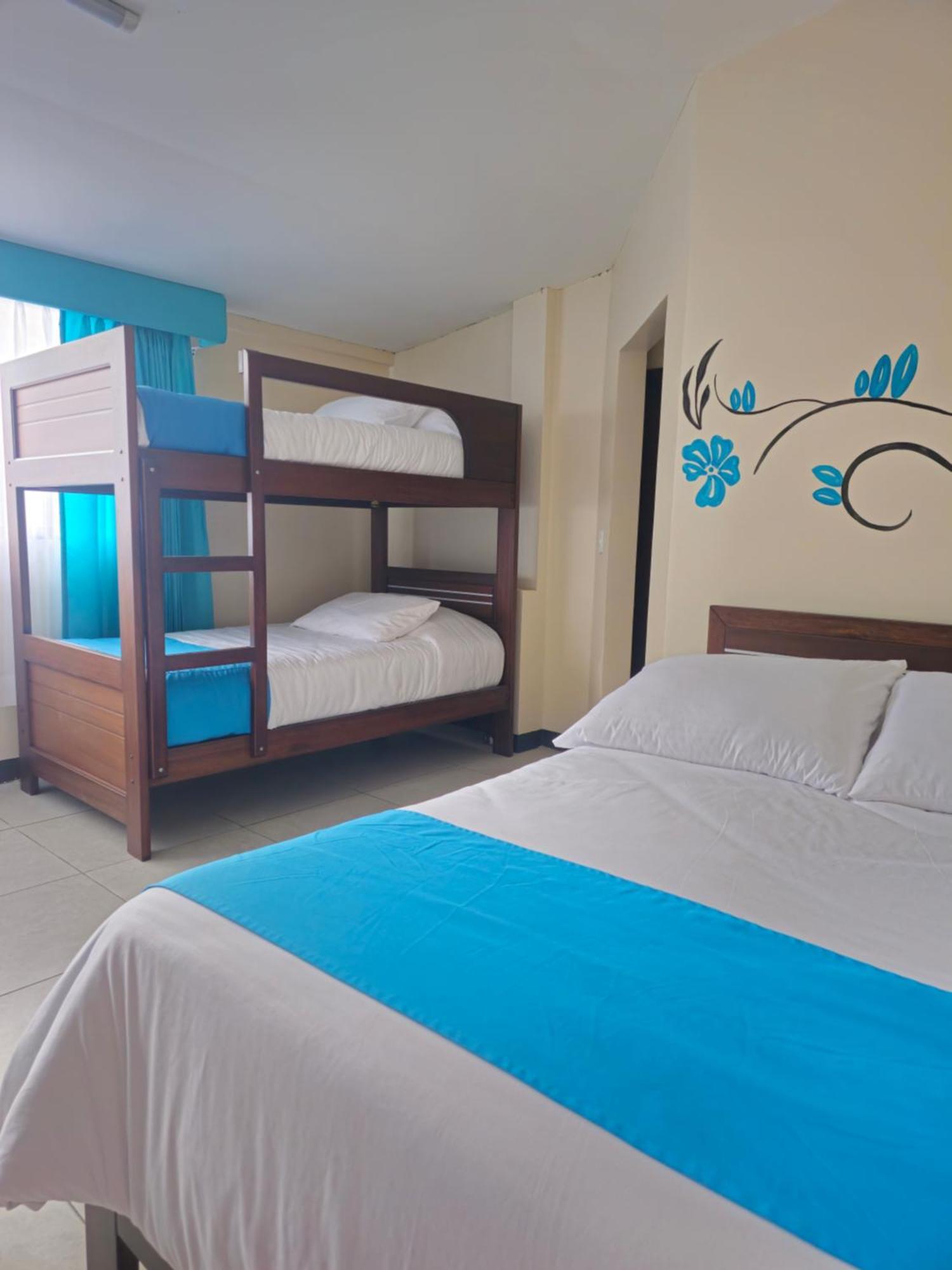 Hotel Tungurahua Баньйос Екстер'єр фото