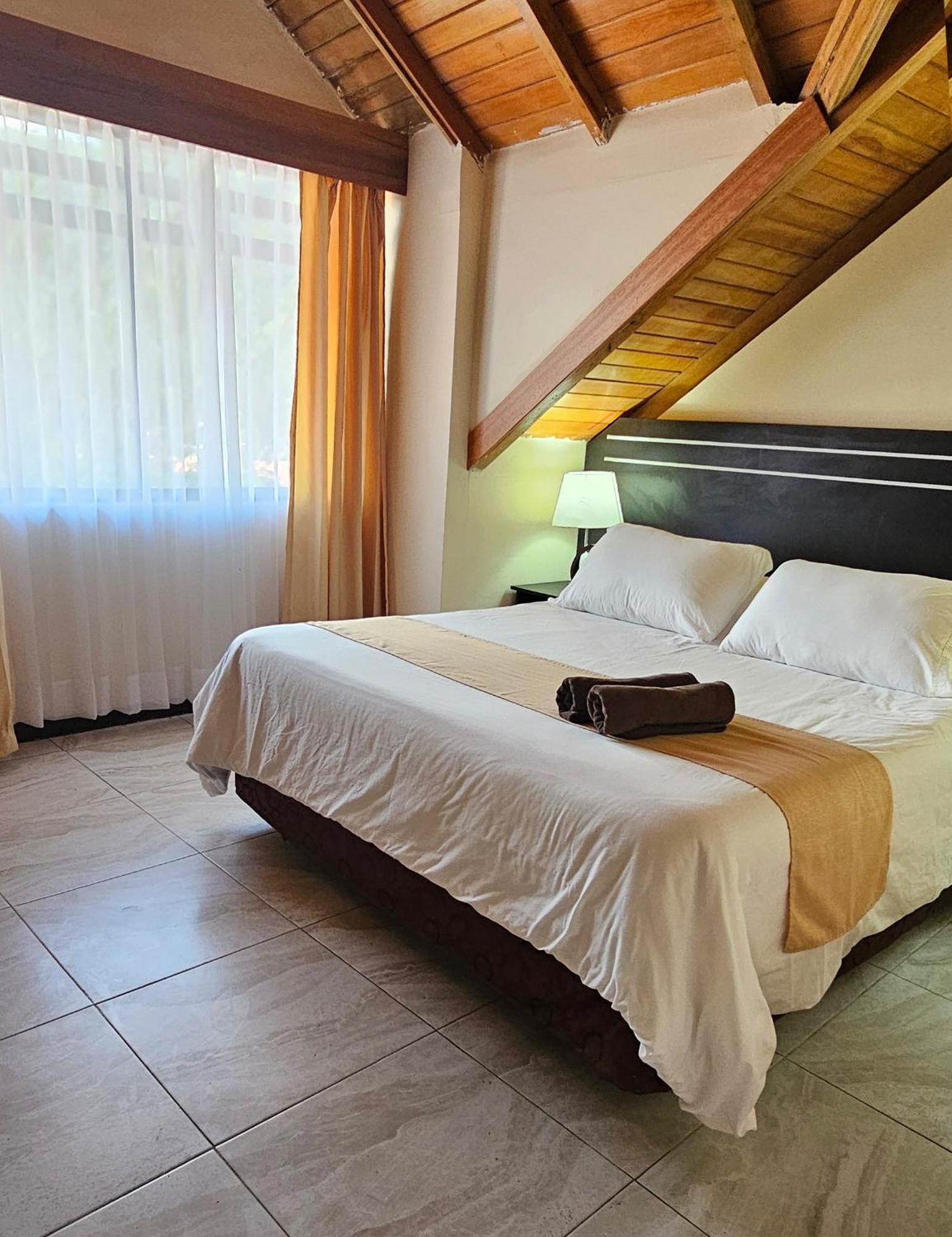 Hotel Tungurahua Баньйос Екстер'єр фото